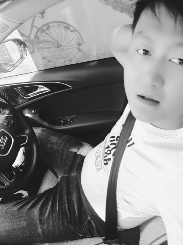 意中人的第一张照片--澳门认干亲服务网