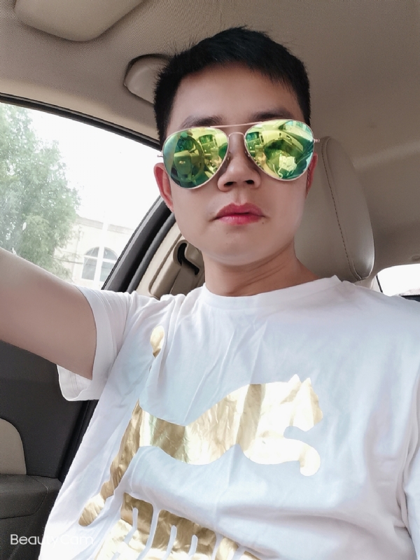 奋斗的第一张照片--澳门认干亲服务网