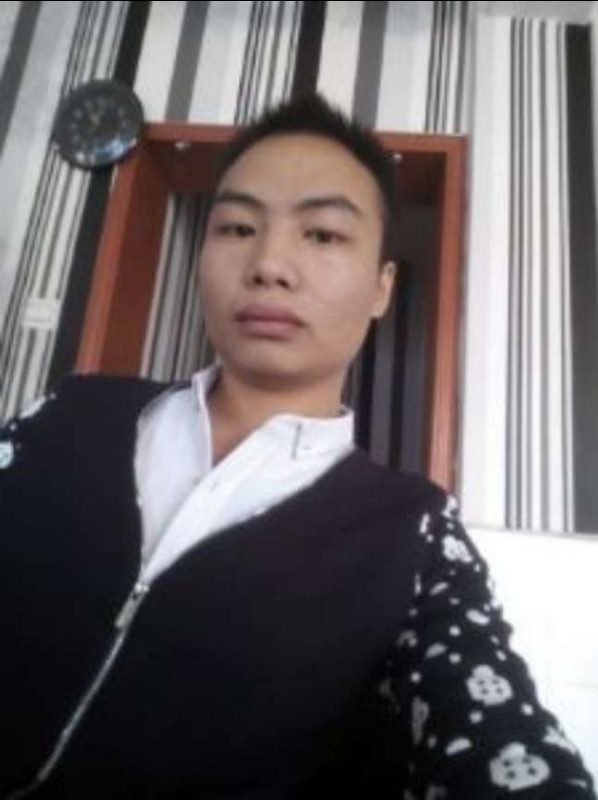 阿龙的第一张照片--澳门认干亲服务网